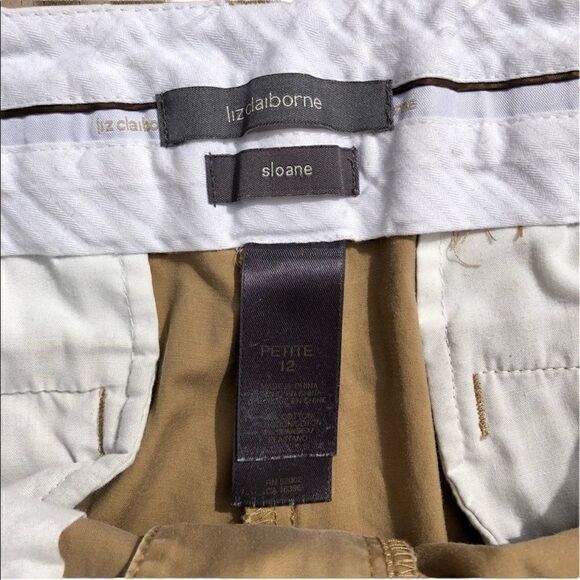 LIZ CLAIBORNE Women’s Sloan Khaki Beige Capri Pants Size P12 - Picture 3 of 3